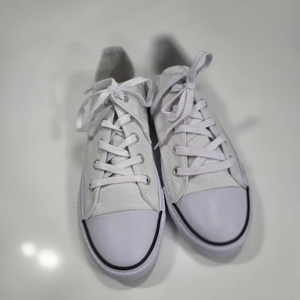 Classic White Canvas Low-Top Sneakers - Picture 1 of 10